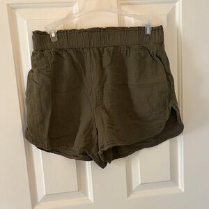 Universal threads Olive Green Women's Shorts size medium